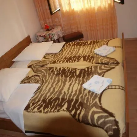 Apartman Mira *